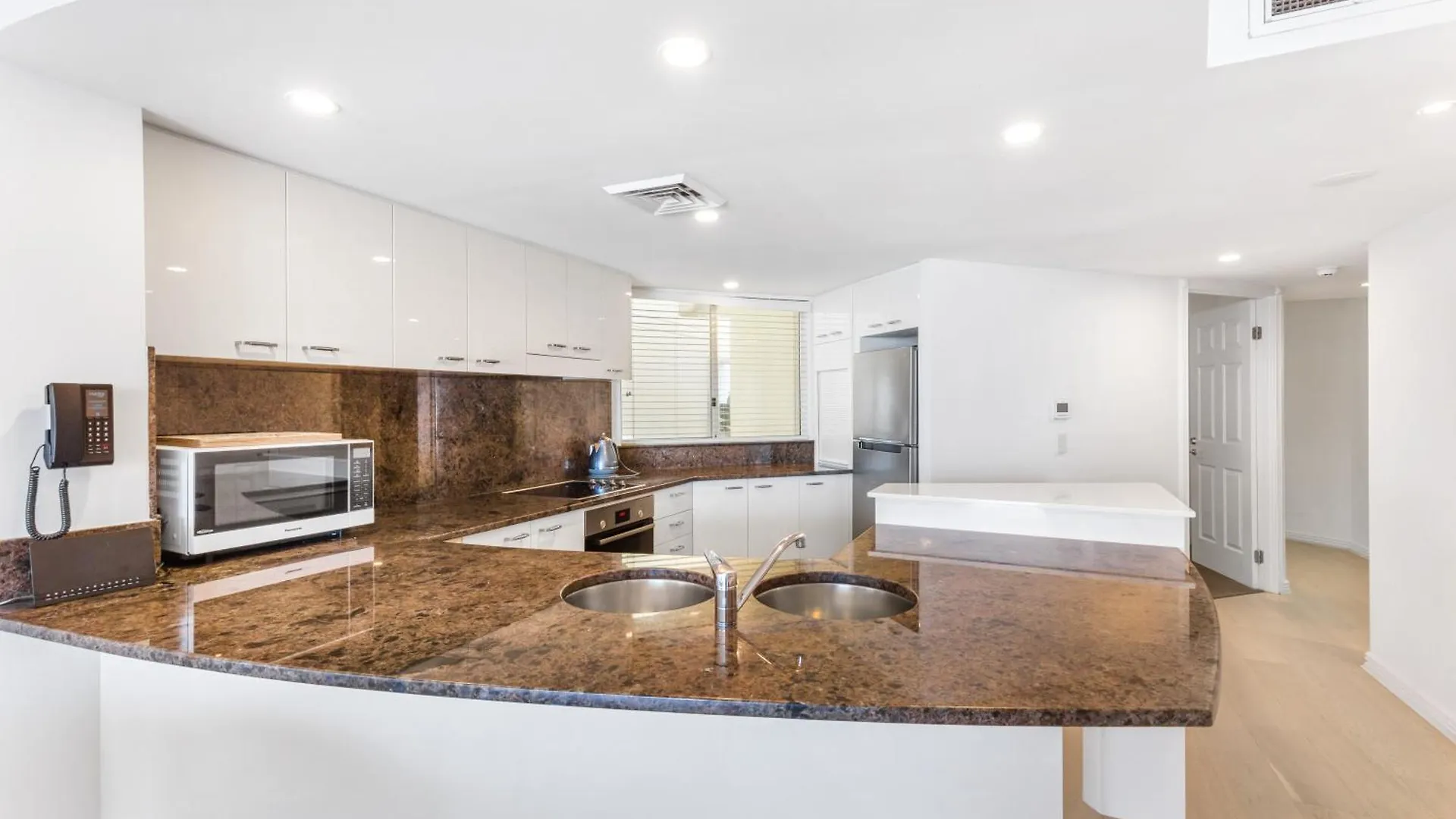 Zanzibar-Premium Ocean Apartment Mooloolaba
