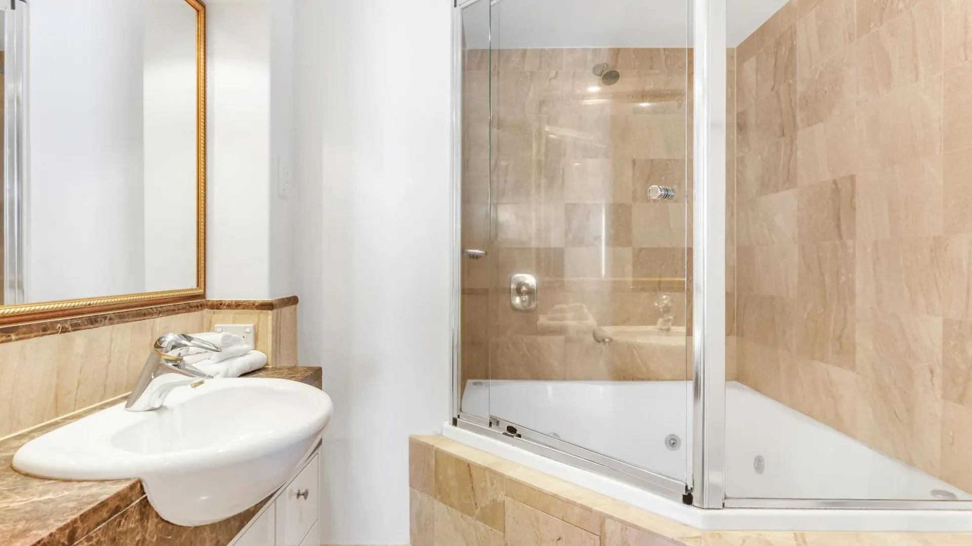 Zanzibar-Premium Ocean Apartment Mooloolaba